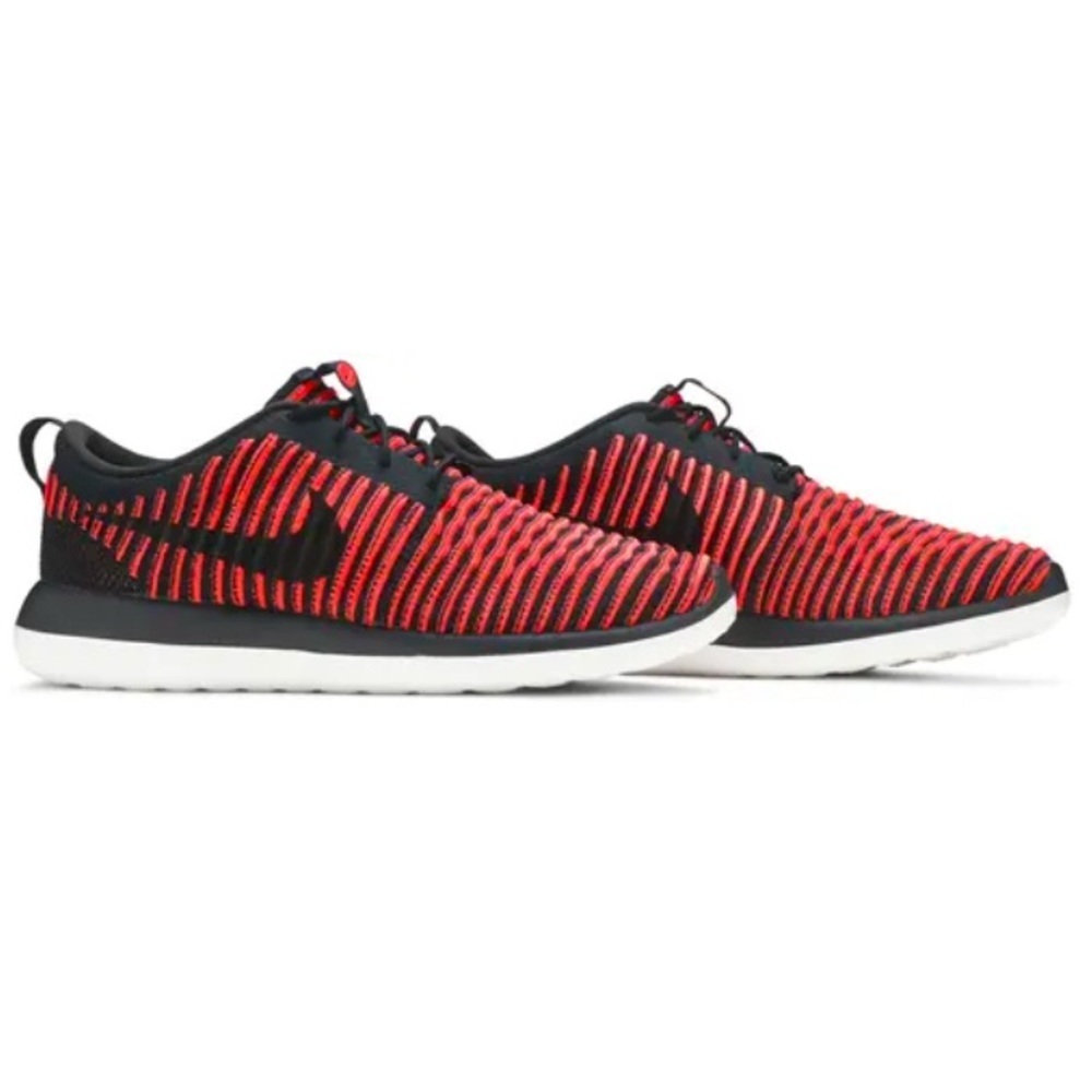 HOT DEAL💰Roshe Two Flyknit 'Black Bright Crimson'
Good used condition US 10.5